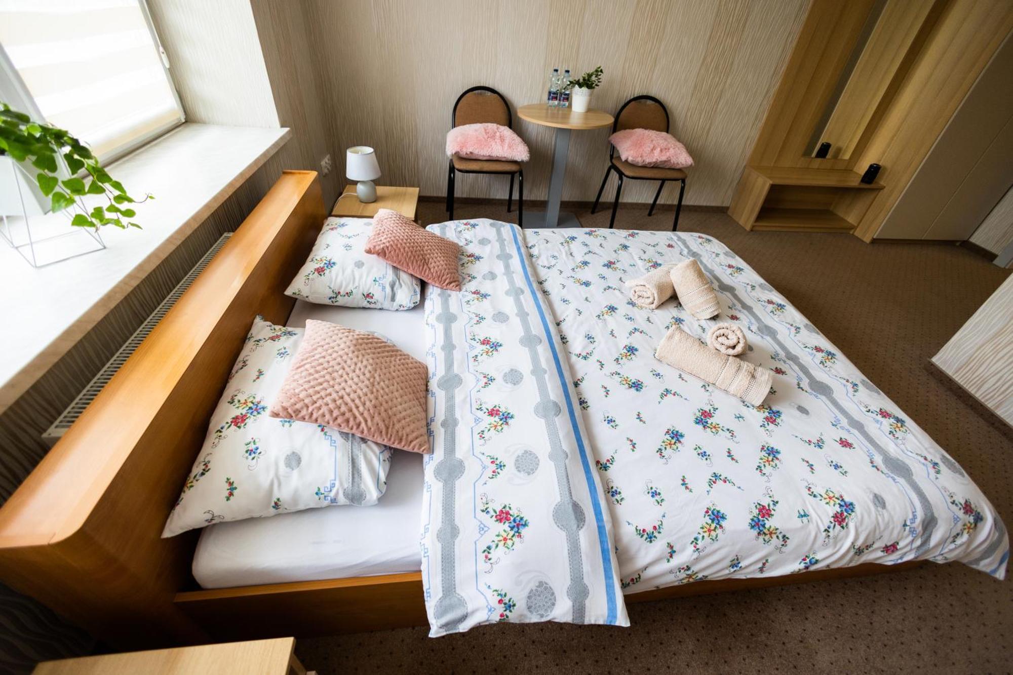 Bed and Breakfast Gosciniec Nad Sawa Handzlowka Exterior foto